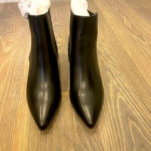 Lulus black ankle boots. Size 6.5